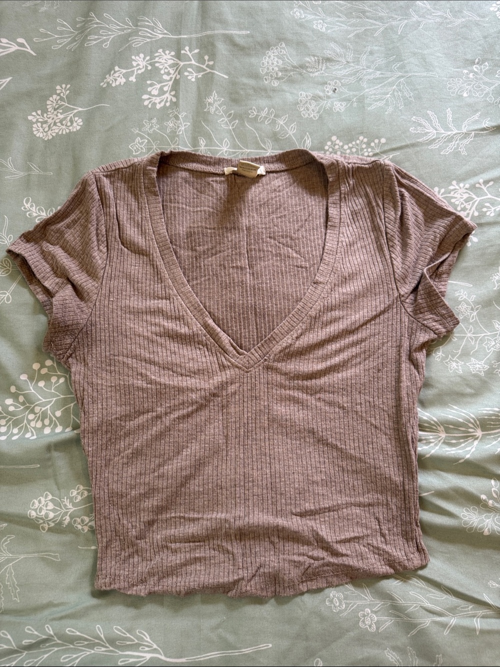 Bozzolo Mauve Ribbed V-Neck Crop Top